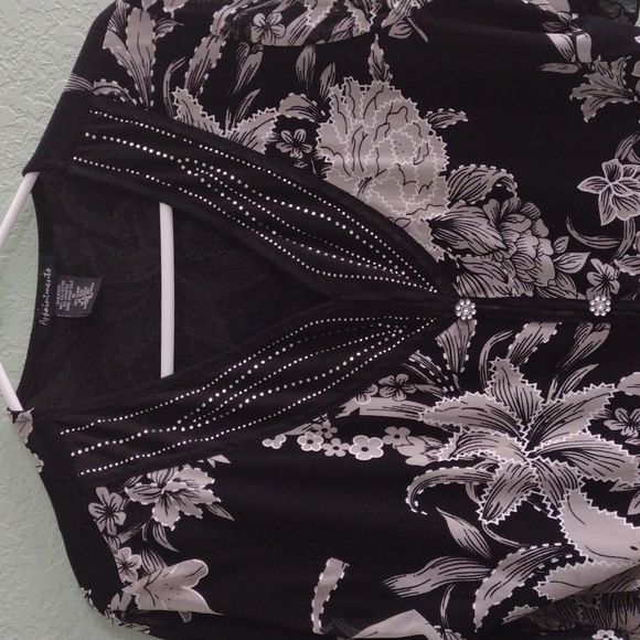 Appointments blouse - Picture 2 of 5